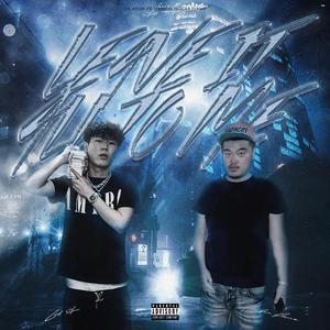 老头扒开粉嫩的小缝亲吻莫娜图片
